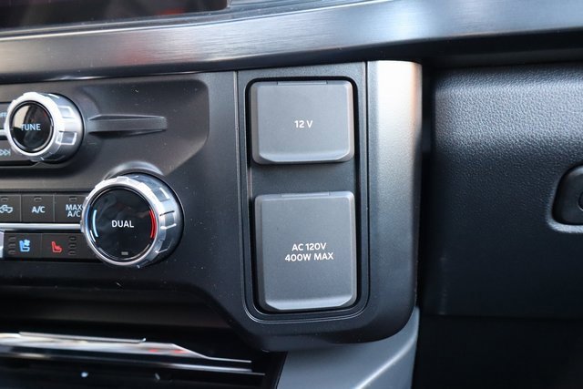 New 2026 Ford F250 Lariat w/ Black Appearance Package image 31