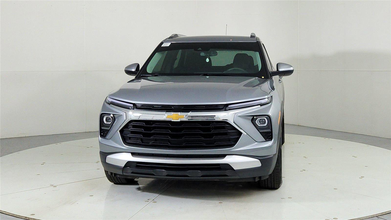 Used 2024 Chevrolet TrailBlazer LT w/ Driver Confidence Package image 2