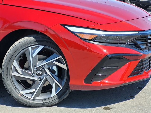 New 2025 Hyundai Elantra Limited image 2