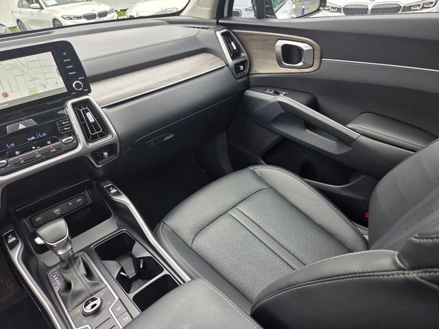 Used 2023 Kia Sorento S w/ Panoramic Sunroof Package AWD/4WD image 16
