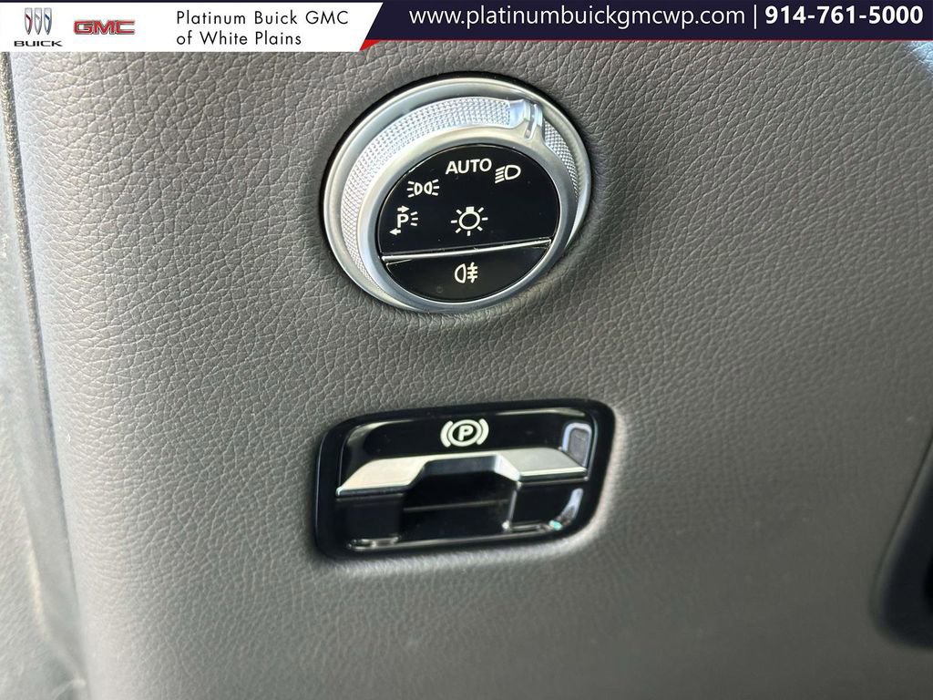 Used 2024 Mercedes-Benz GLC 300 4MATIC image 22