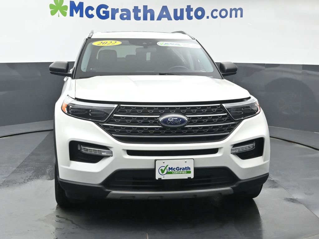 Used 2022 Ford Explorer XLT w/ Equipment Group 202A image 4