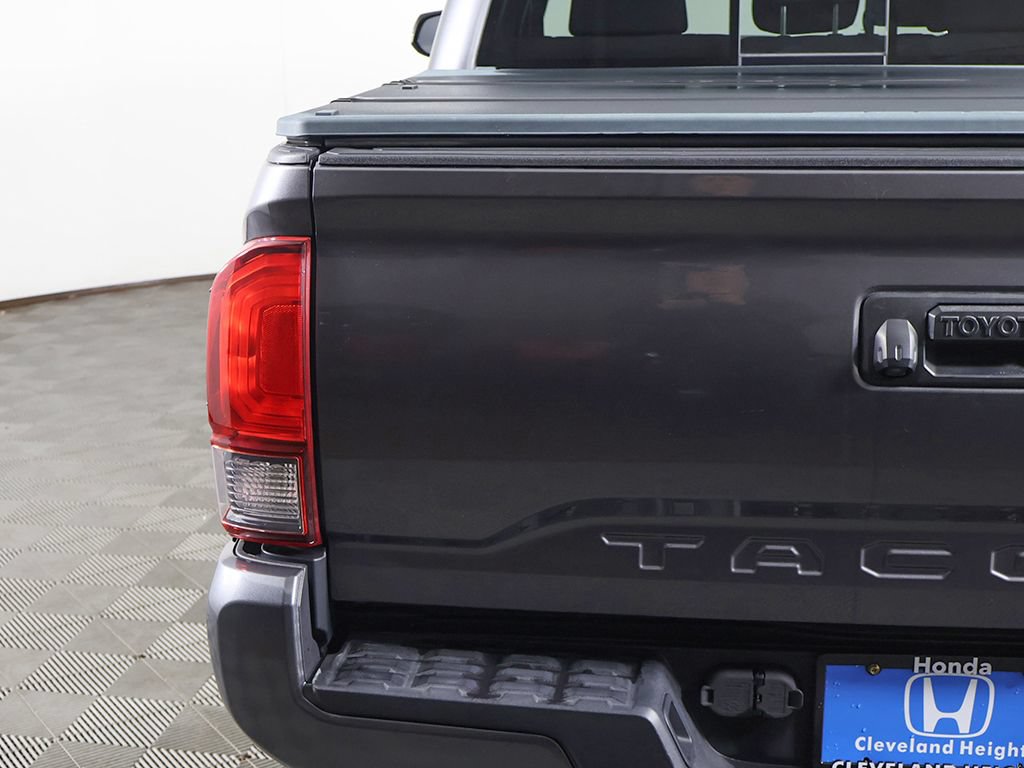 Used 2018 Toyota Tacoma TRD Sport AWD/4WD image 13