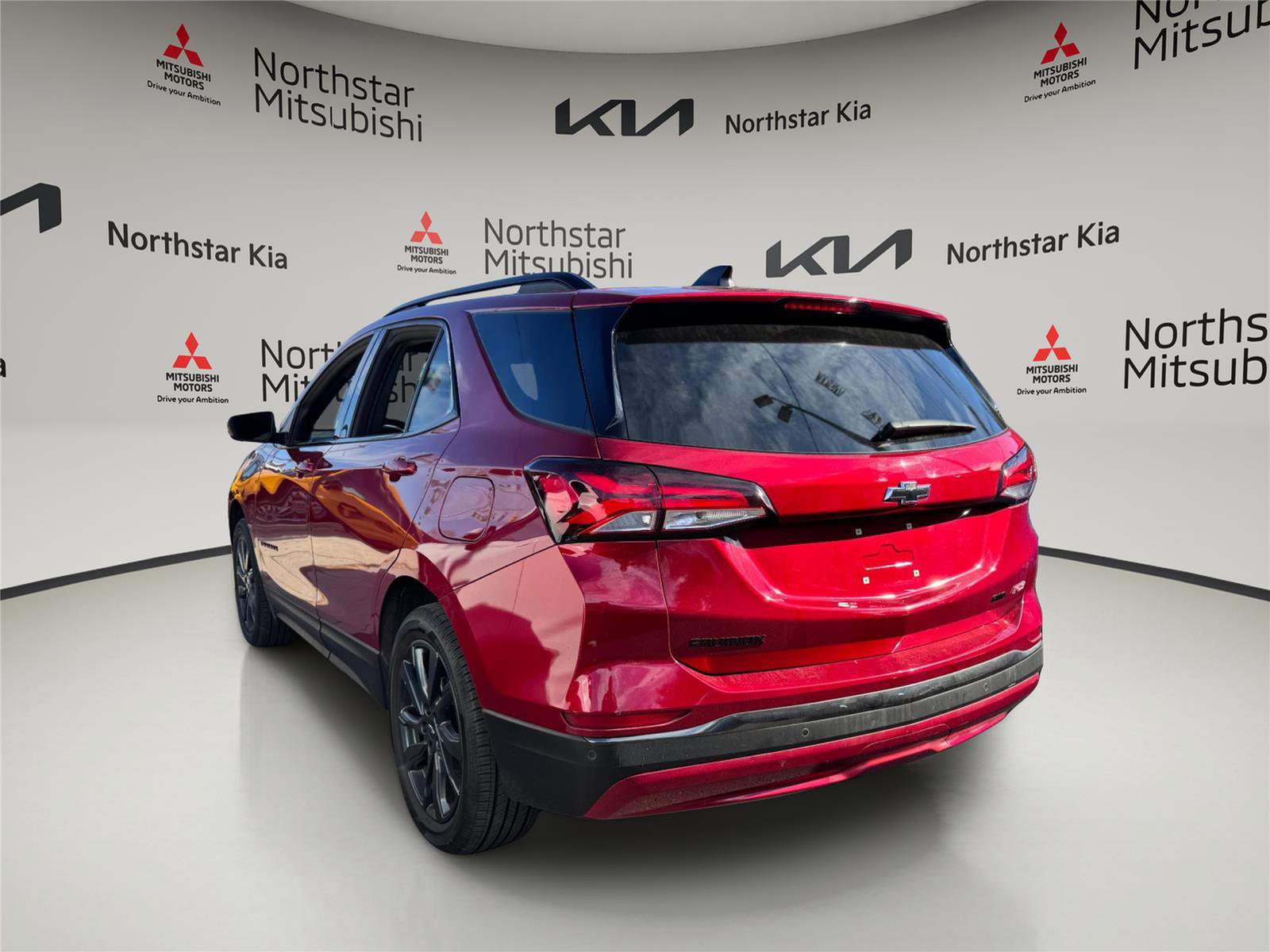 Used 2023 Chevrolet Equinox RS image 2