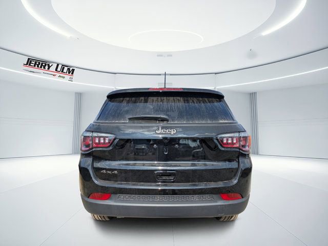 New 2026 Jeep Compass Latitude image 4