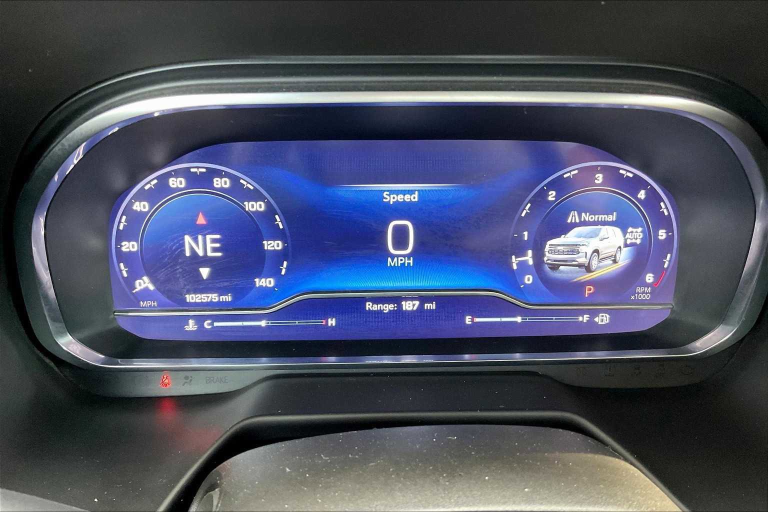 Used 2023 Chevrolet Suburban LT w/ LT Signature Package image 25