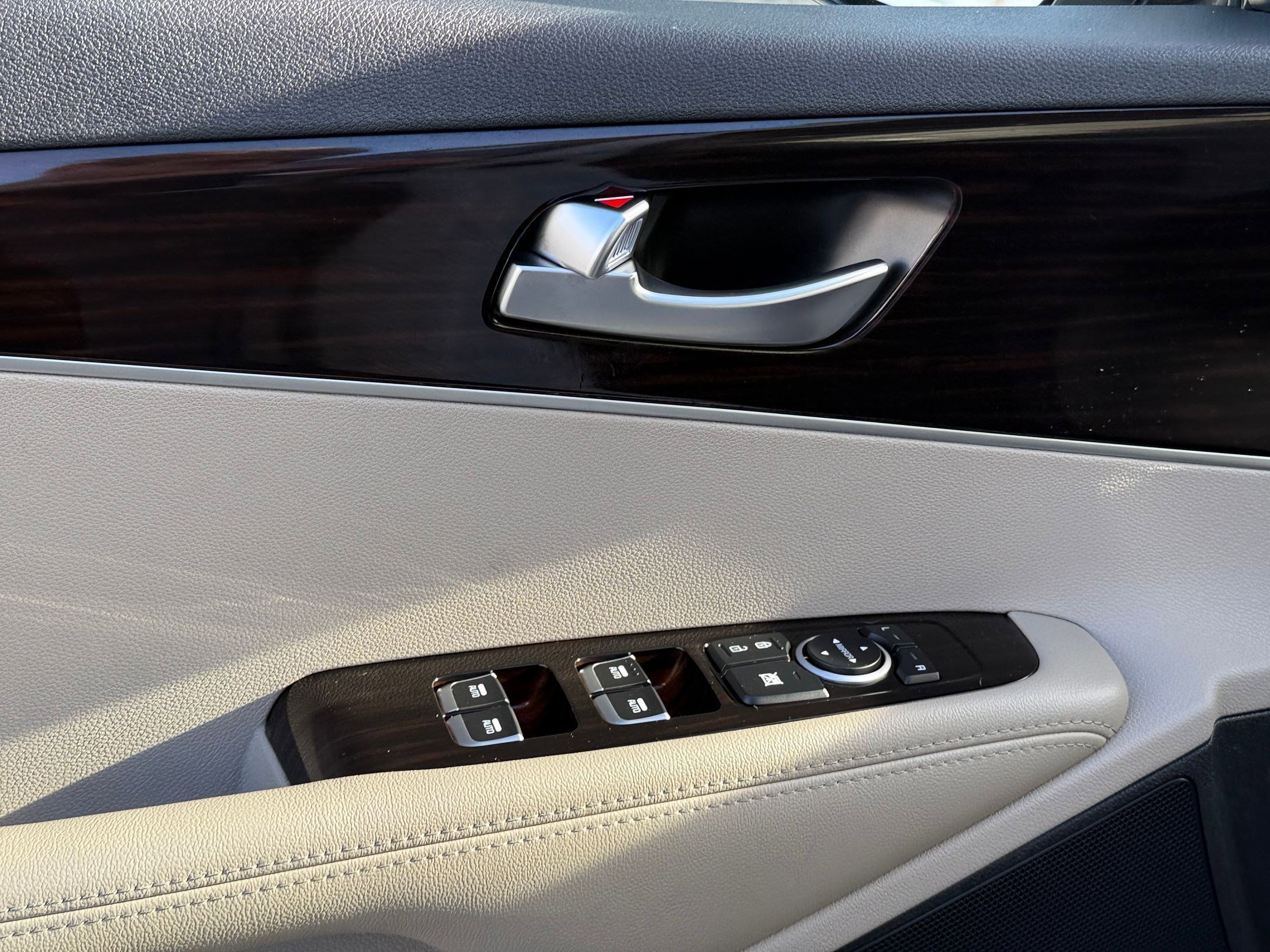 Used 2019 Kia Sorento EX w/ EX Touring Package image 14