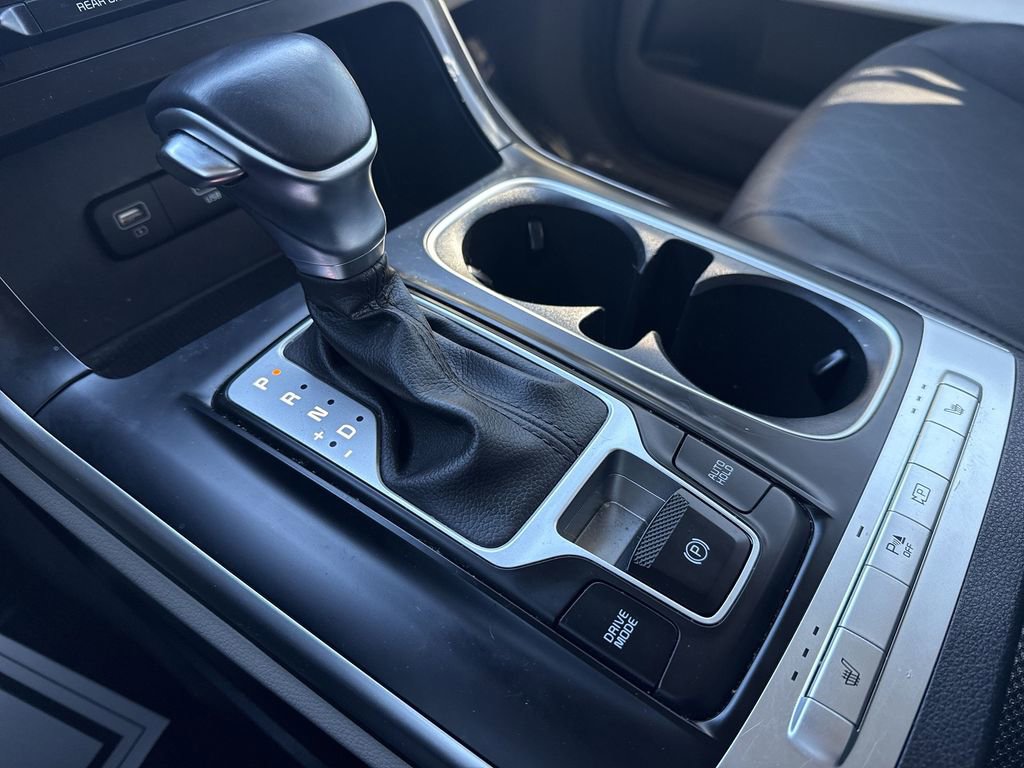 Used 2024 Kia Carnival LX image 21