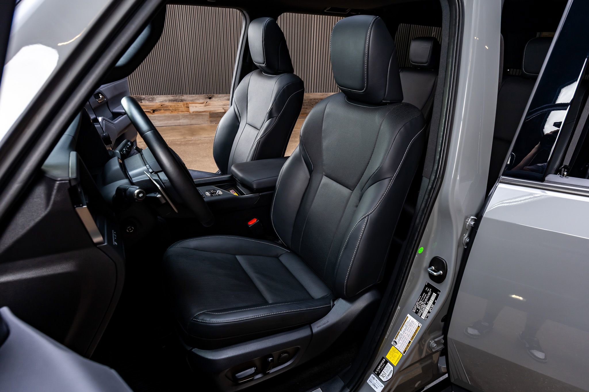 Used 2025 Lexus GX 550 w/ Cold Area Package AWD/4WD image 30