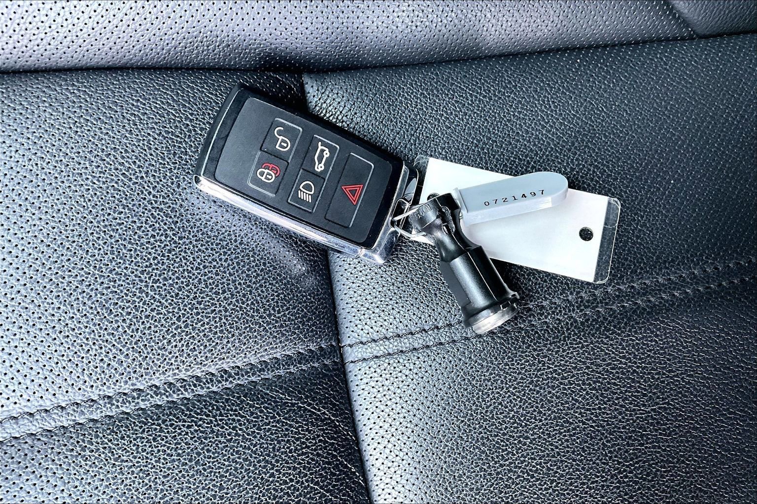 Used 2023 Land Rover Range Rover Evoque HST image 11