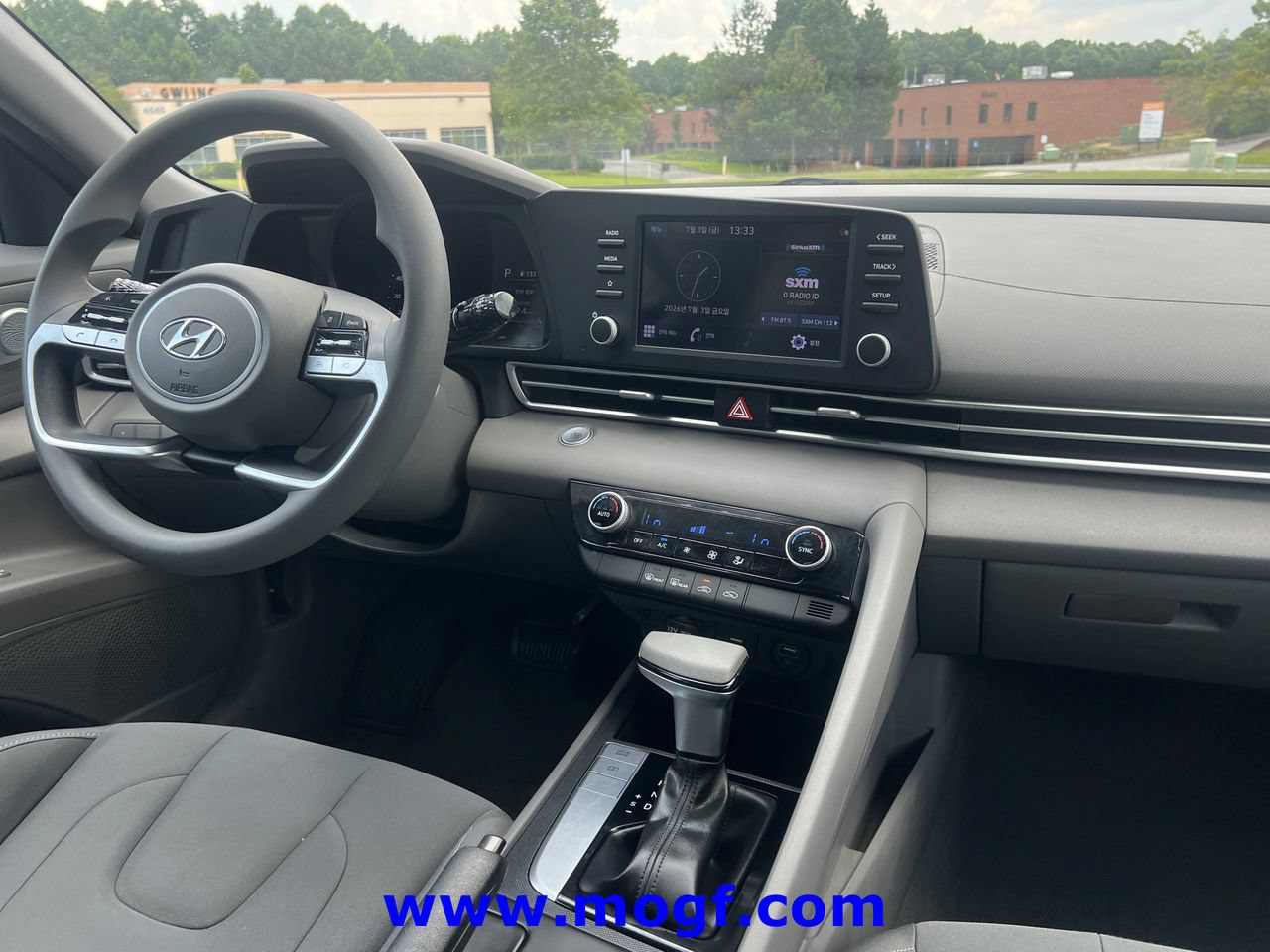 Used 2022 Hyundai Elantra SEL FWD image 6