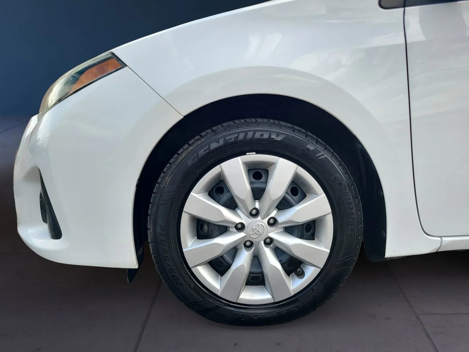 Used 2015 Toyota Corolla S FWD image 9