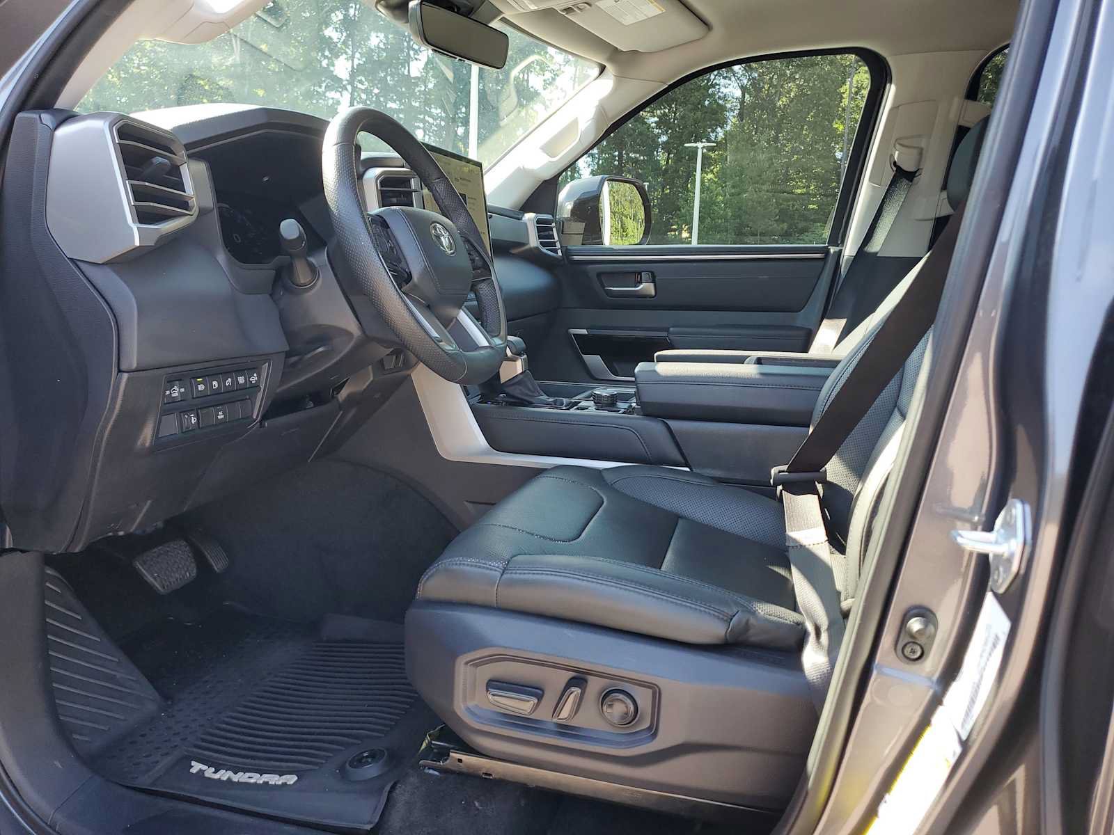 Used 2024 Toyota Tundra Limited w/ Power Package AWD/4WD image 18