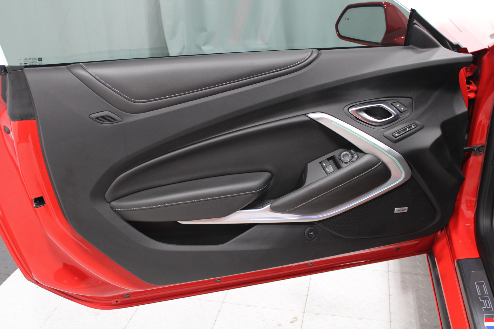 Used 2019 Chevrolet Camaro SS RWD image 9