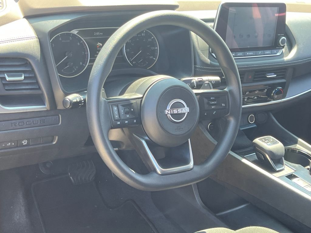 Used 2023 Nissan Rogue S image 7