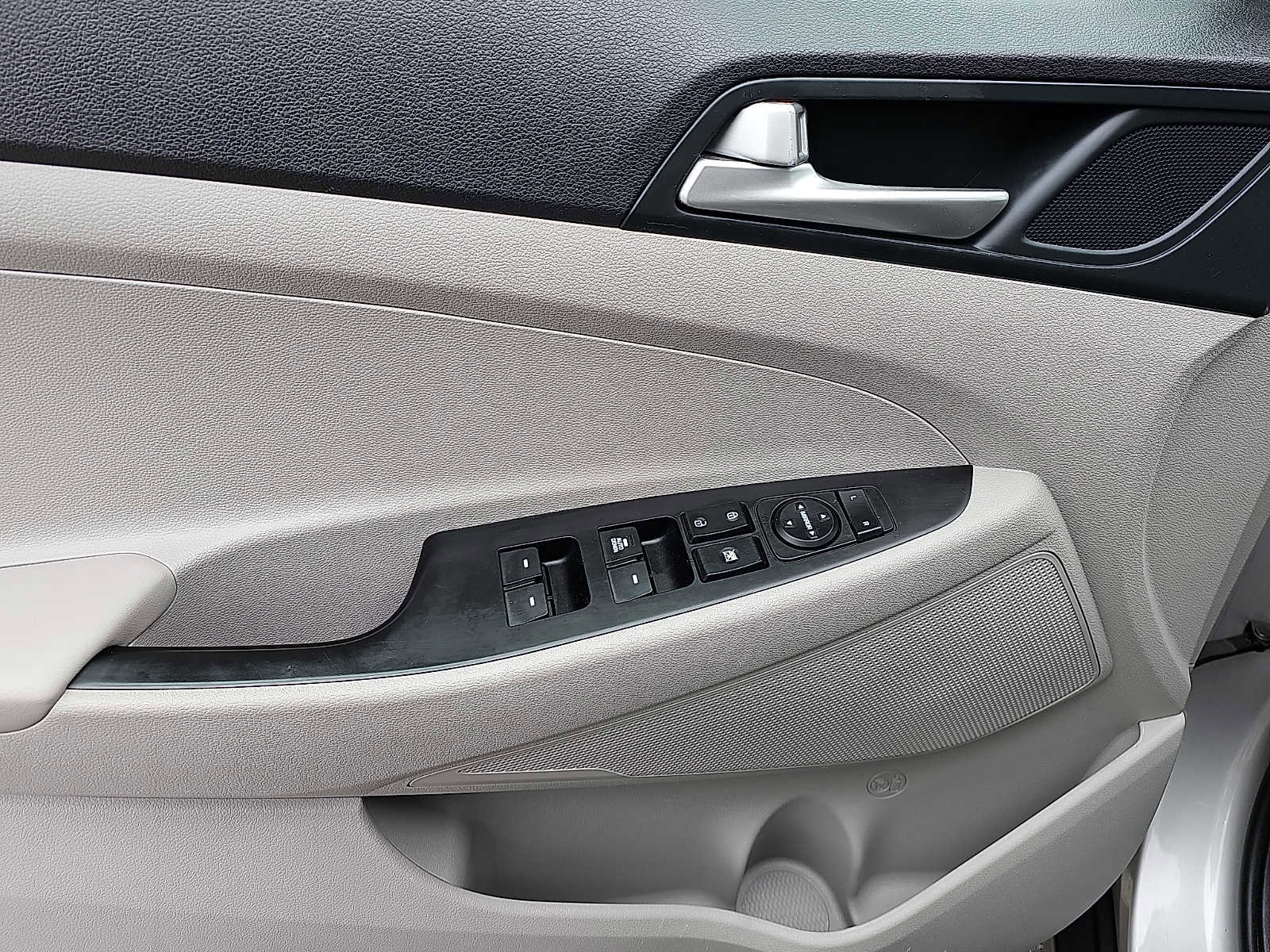 Used 2020 Hyundai Tucson SE image 12