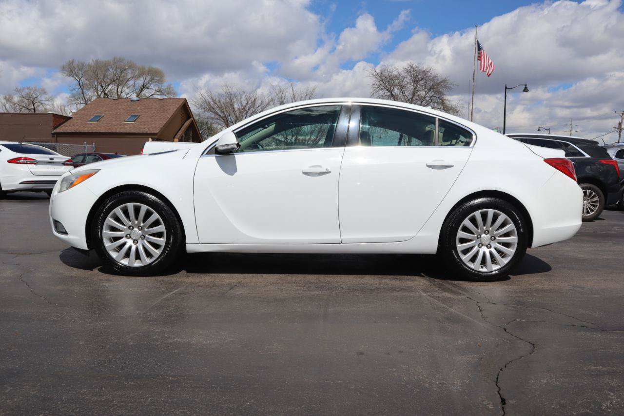 Used 2012 Buick Regal Leather FWD image 2