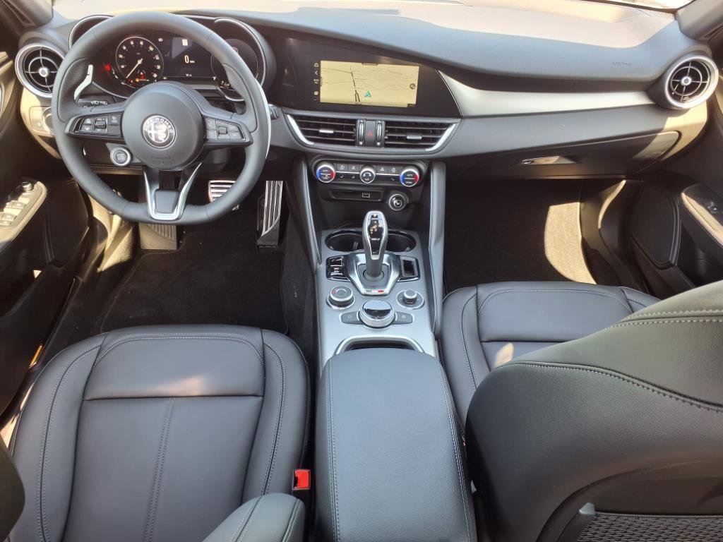 New 2025 Alfa Romeo Giulia w/ Driving Assist Package RWD image 28
