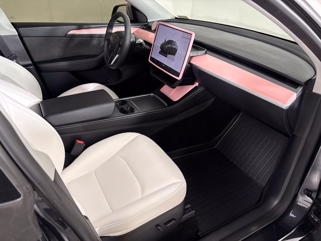 Used 2024 Tesla Model Y Performance AWD/4WD image 15