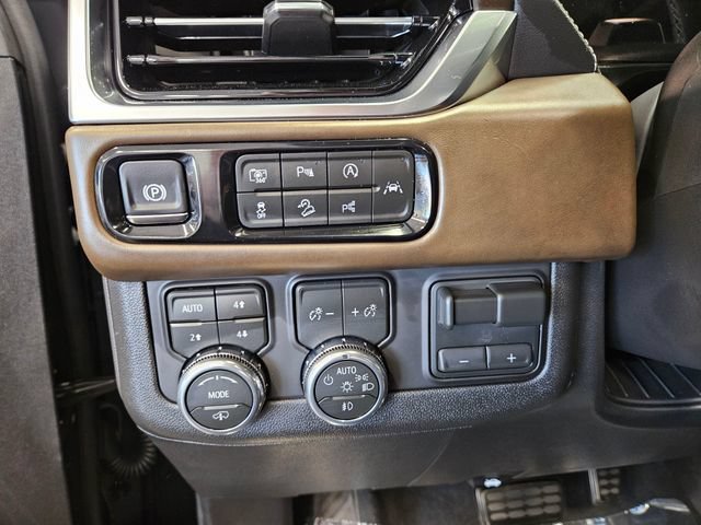 New 2026 GMC Yukon Denali Ultimate AWD/4WD image 32