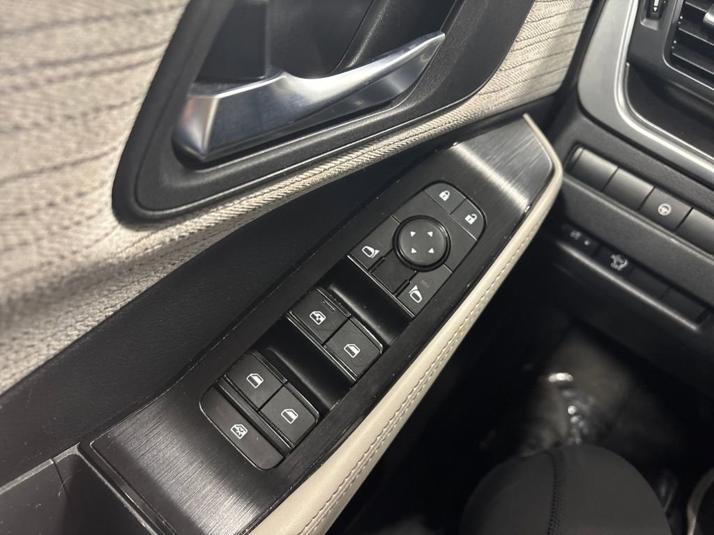 Used 2023 Nissan Rogue SV image 32