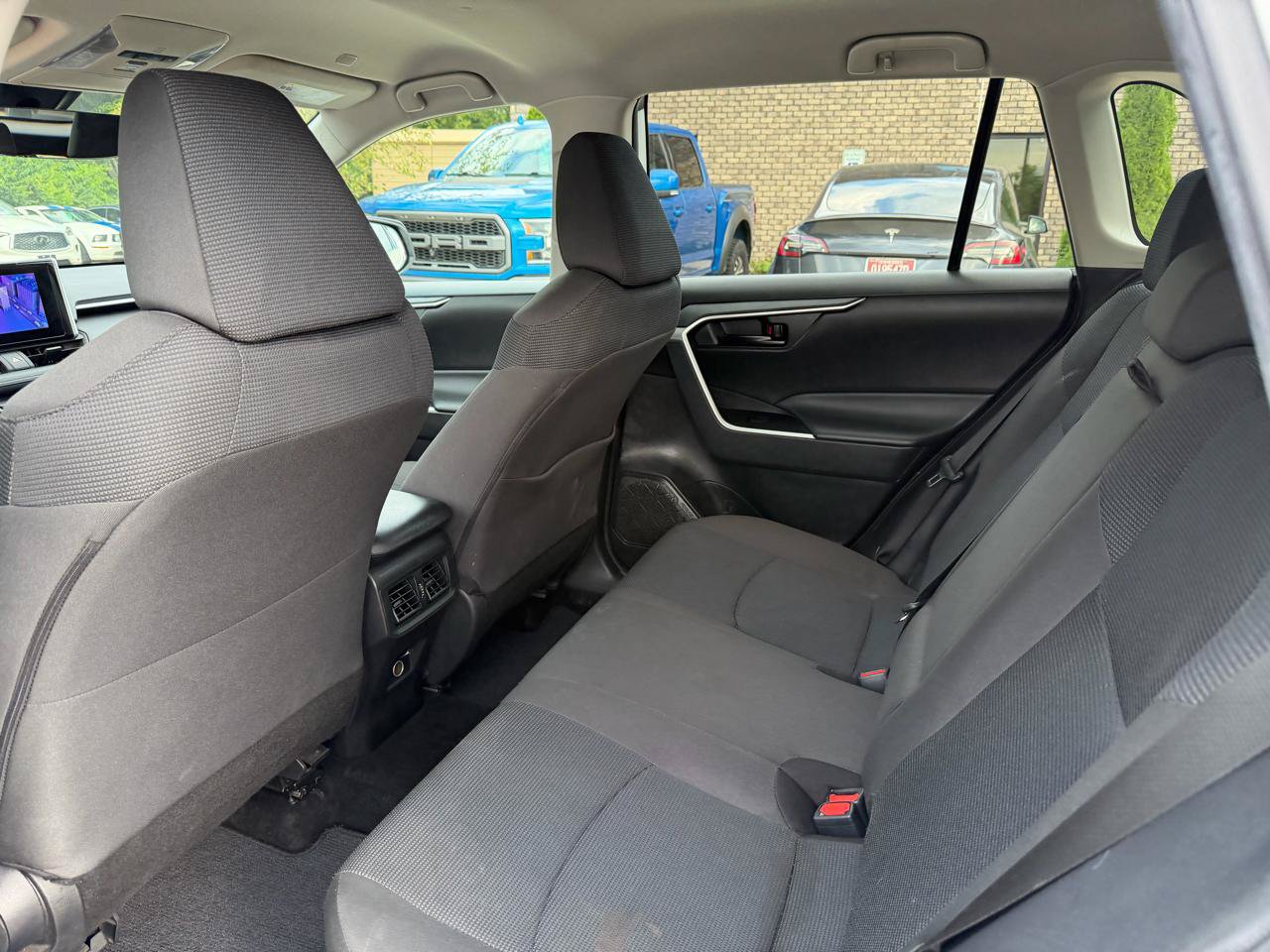 Used 2024 Toyota RAV4 LE AWD/4WD image 15