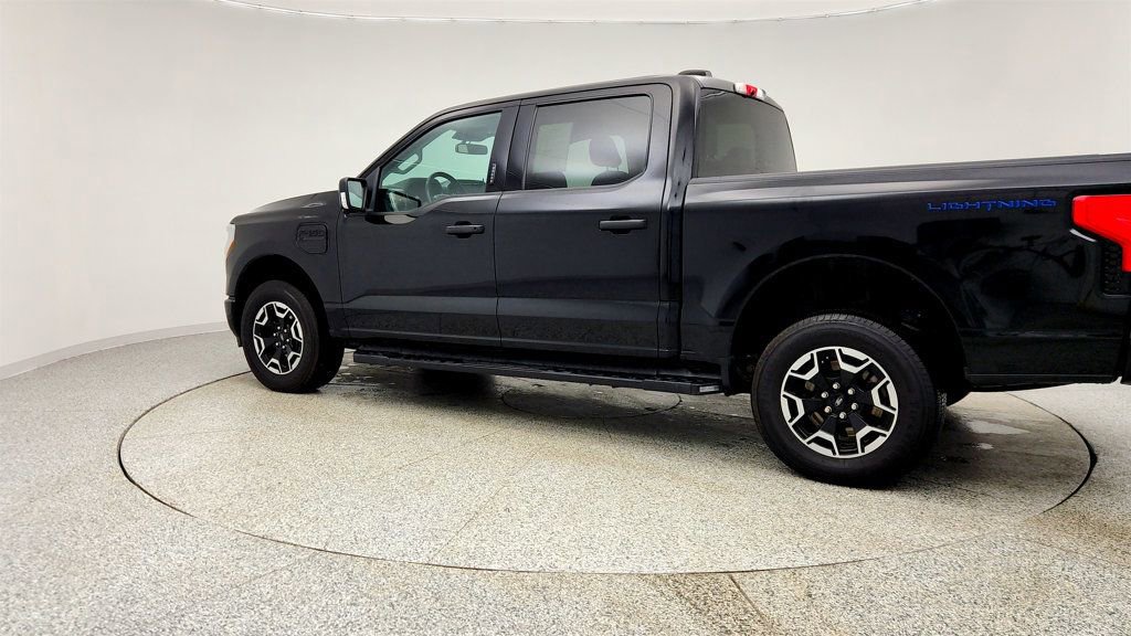 Used 2023 Ford F150 Lightning XLT image 7