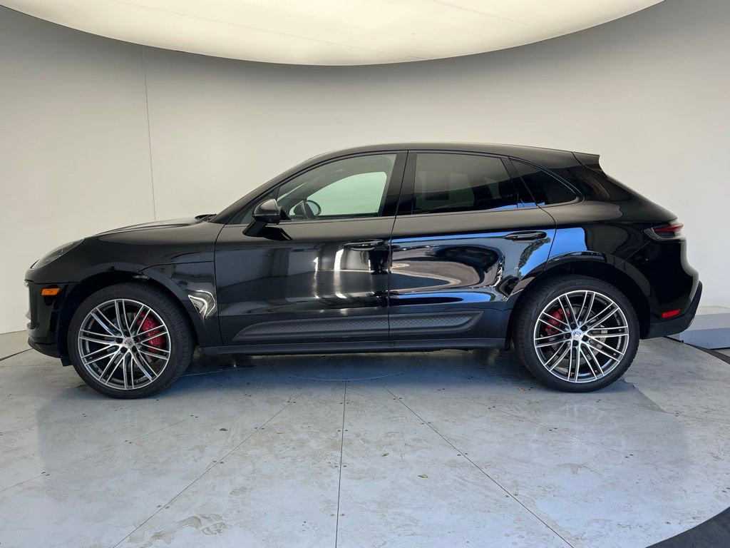 Certified 2023 Porsche Macan S AWD/4WD image 2