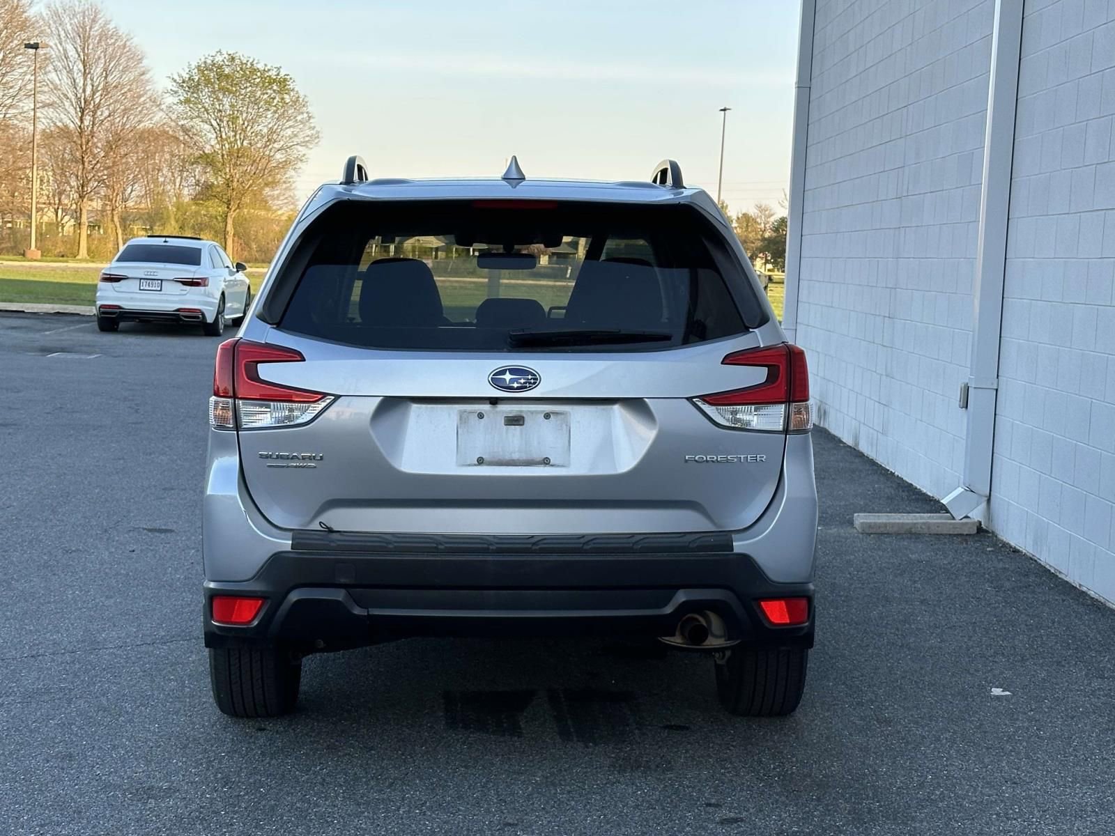 Used 2019 Subaru Forester Premium w/ All-Weather Package image 3