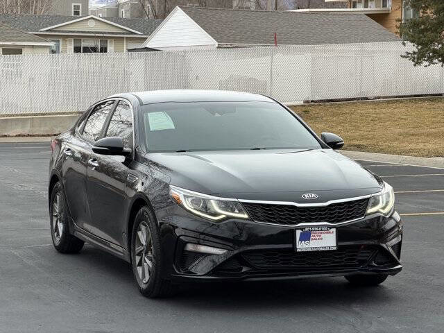 Used 2020 Kia Optima LX image 2