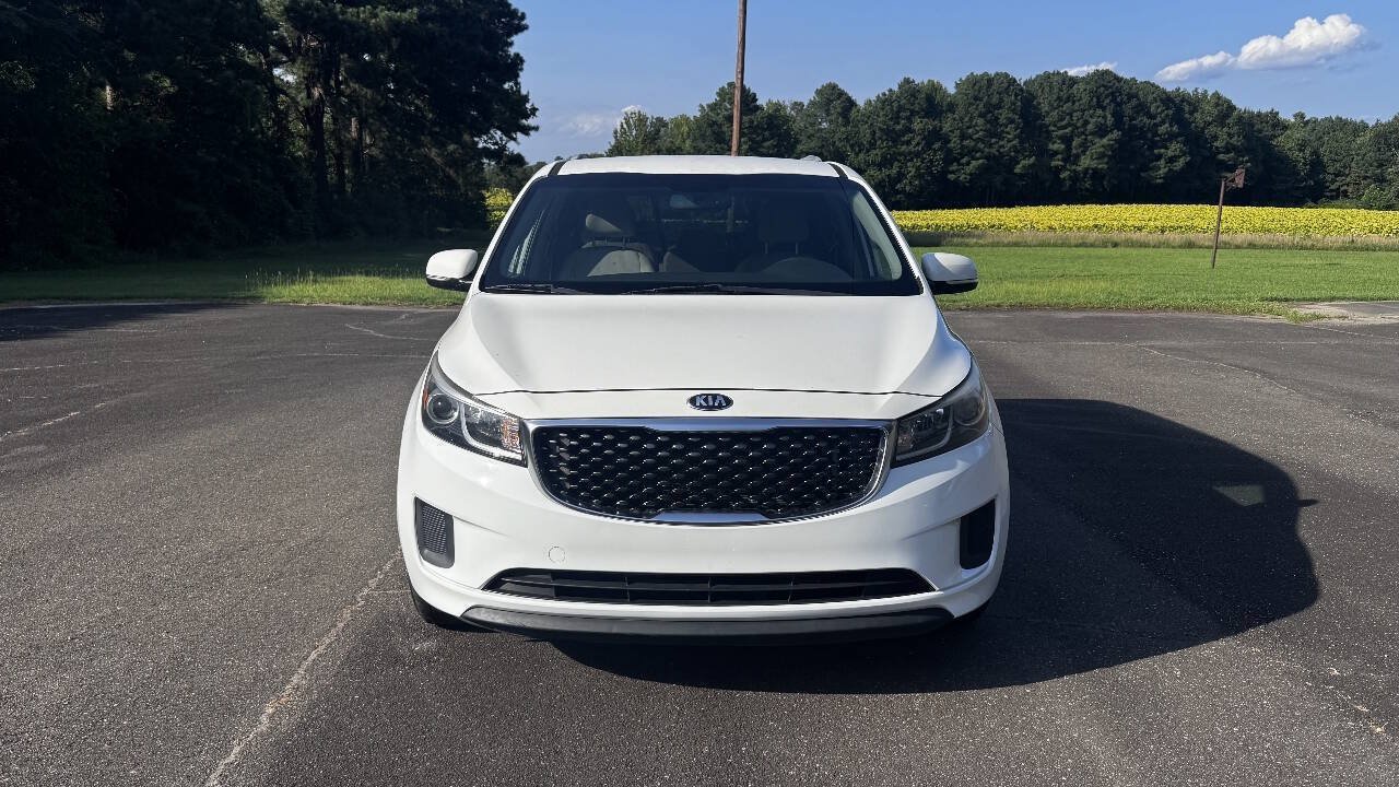 Used 2016 Kia Sedona LX w/ Option Group 020 FWD image 3