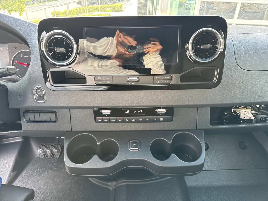 New 2024 Mercedes-Benz Sprinter 2500 image 25