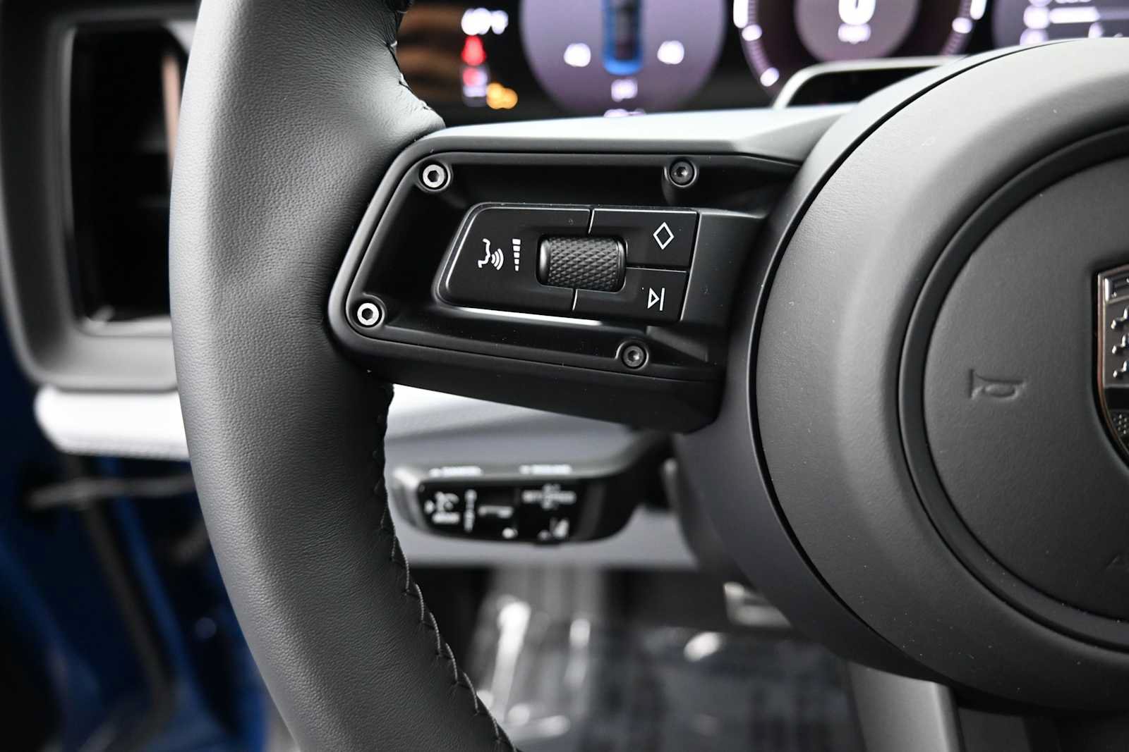 New 2026 Porsche Cayenne Turbo AWD/4WD image 13
