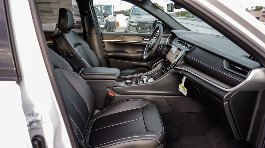 New 2026 Jeep Grand Cherokee Limited AWD/4WD image 21