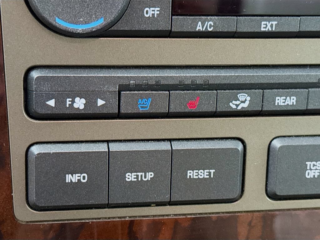 Used 2013 Lincoln Navigator 2WD w/ HD Trailer Tow Pkg image 13