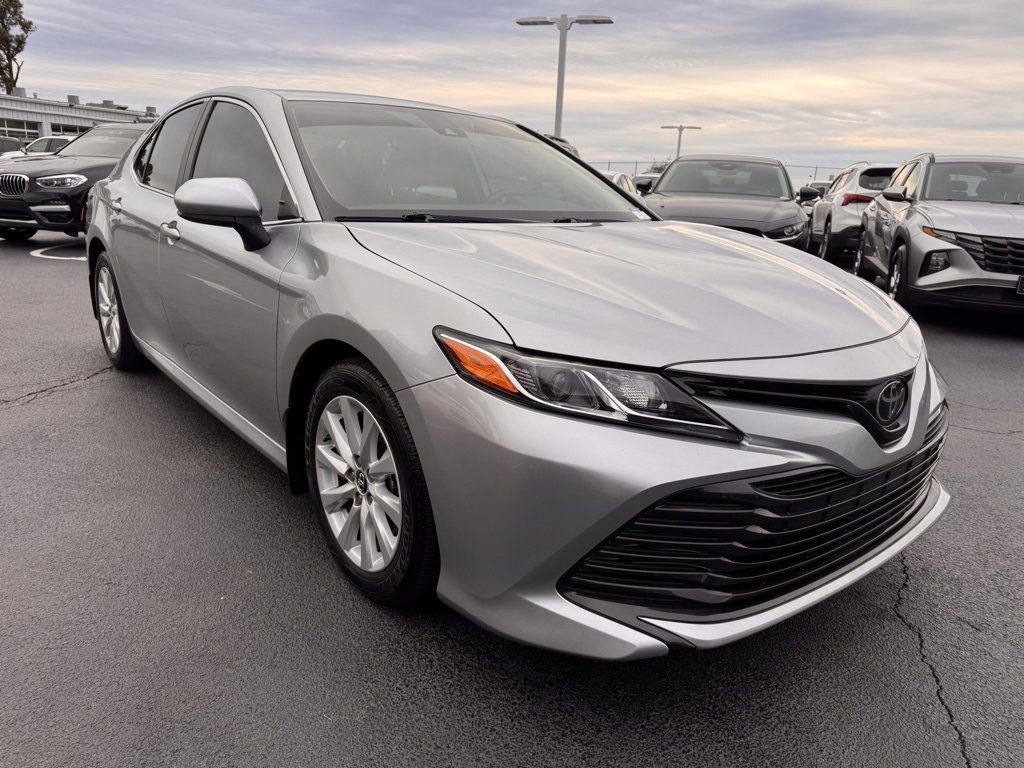 Used 2019 Toyota Camry L image 7