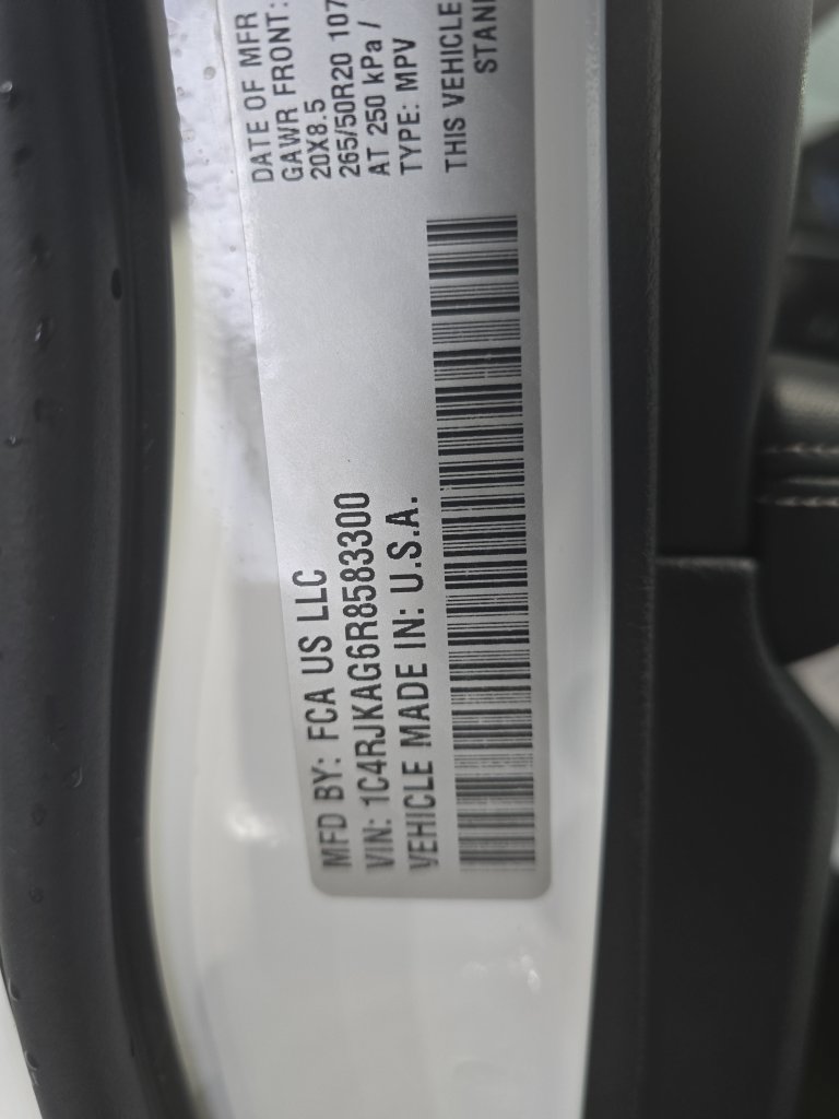 Used 2024 Jeep Grand Cherokee L Altitude AWD/4WD image 28