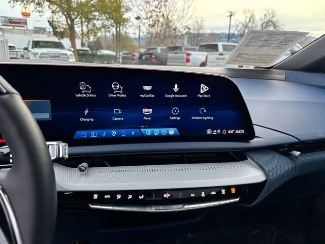 Used 2025 Cadillac Optiq Sport 2 image 20