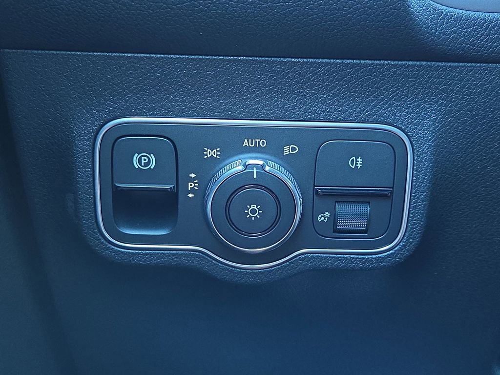 Used 2026 Mercedes-Benz GLB 250 GLB 250 image 26