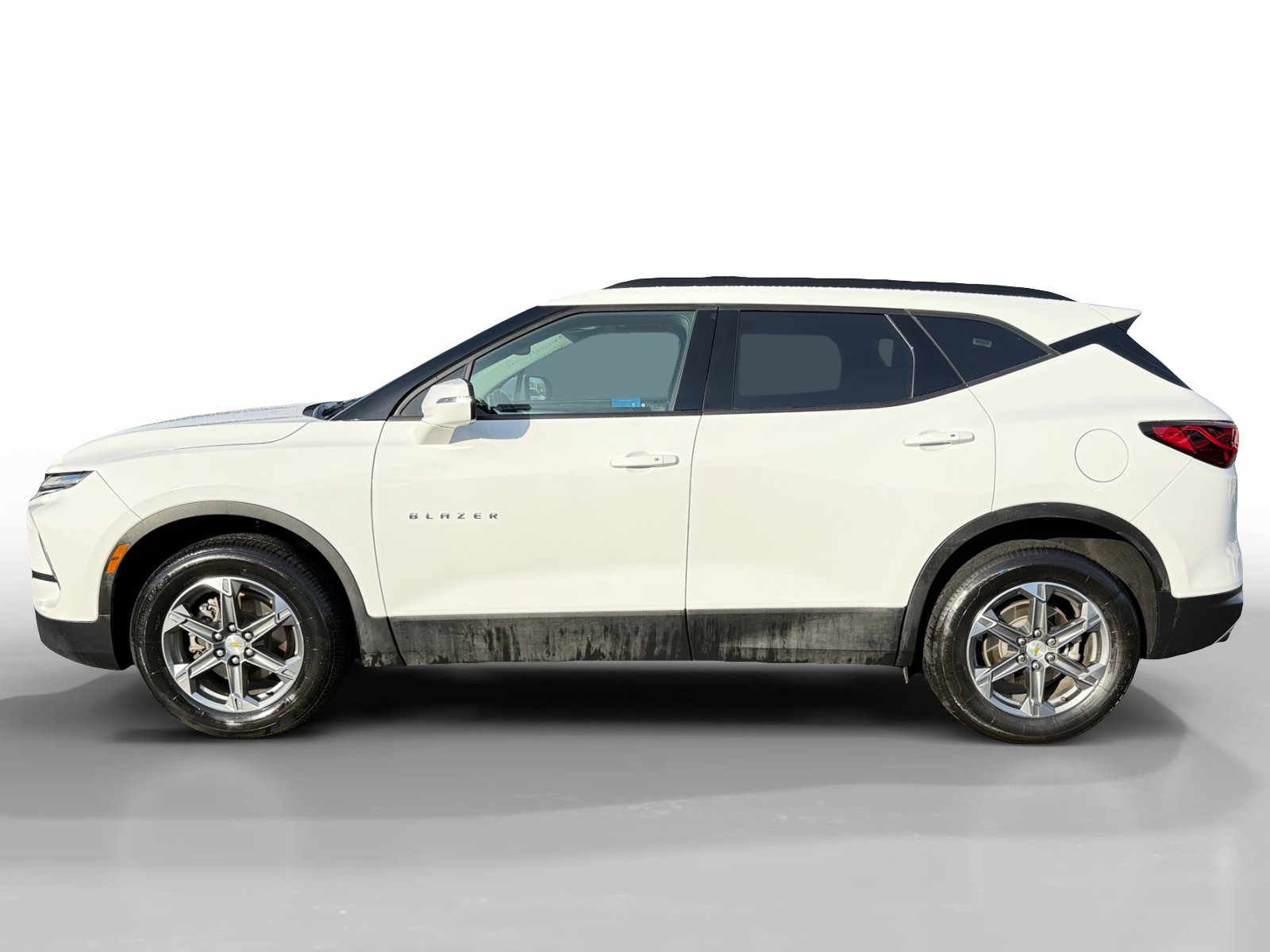 Used 2024 Chevrolet Blazer LT image 2