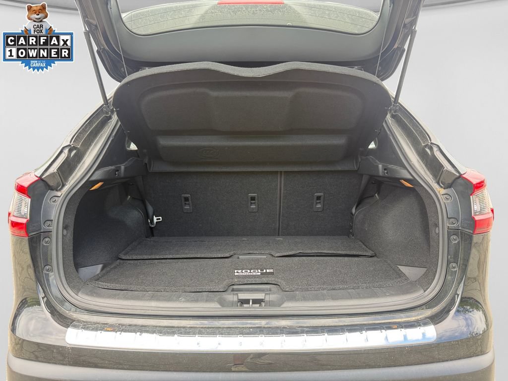 Certified 2022 Nissan Rogue Sport SV w/ Technology Package AWD/4WD image 18