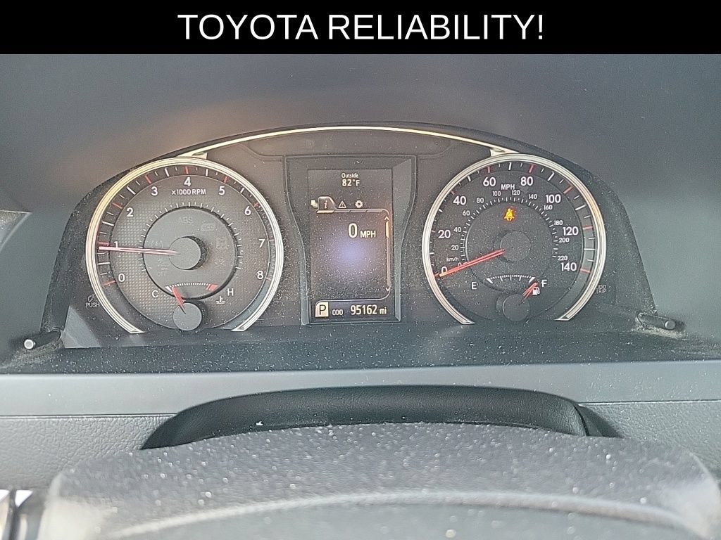 Used 2015 Toyota Camry SE w/ Moonroof Package FWD image 22