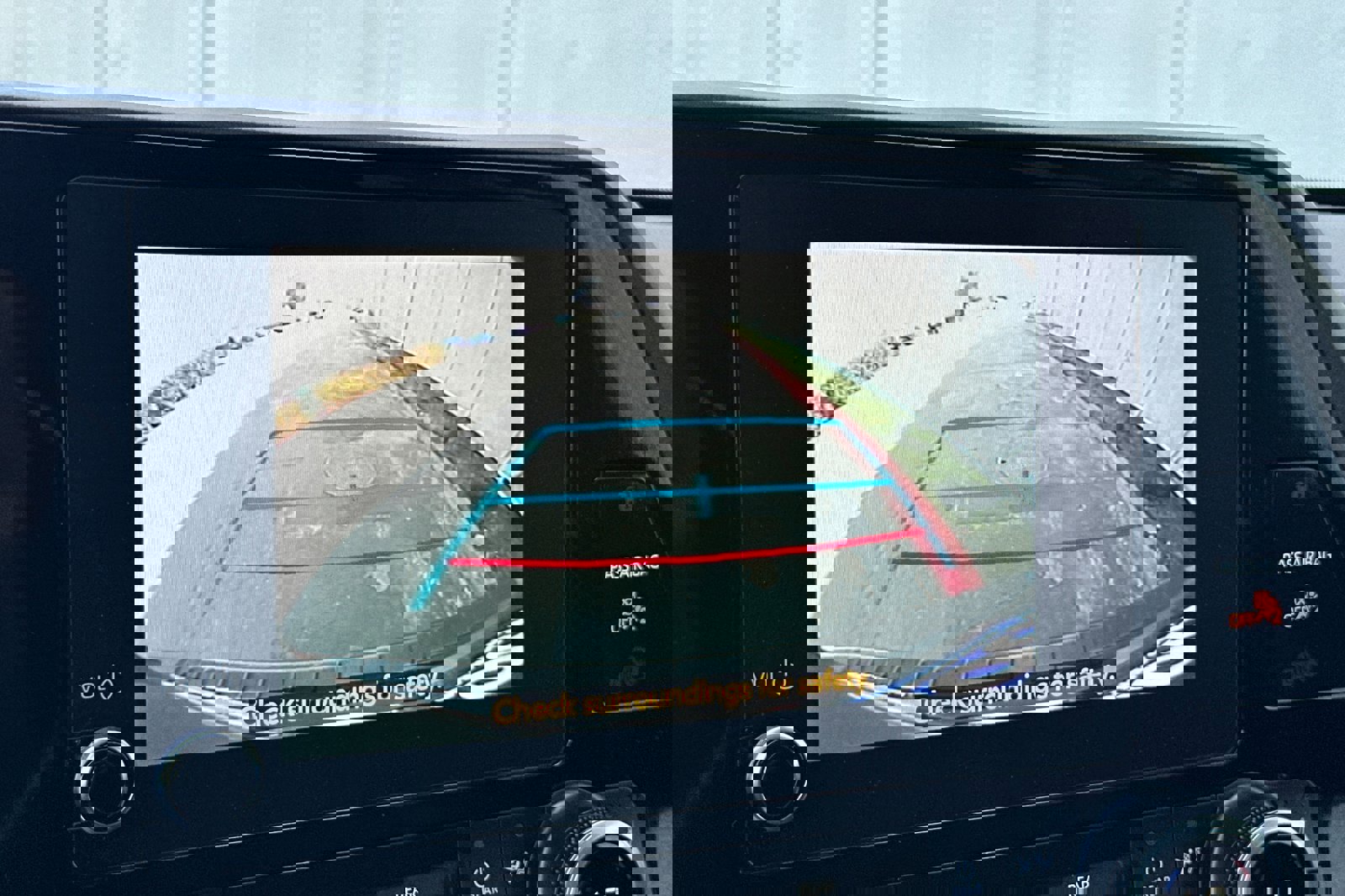 Used 2023 Toyota Highlander XLE image 25