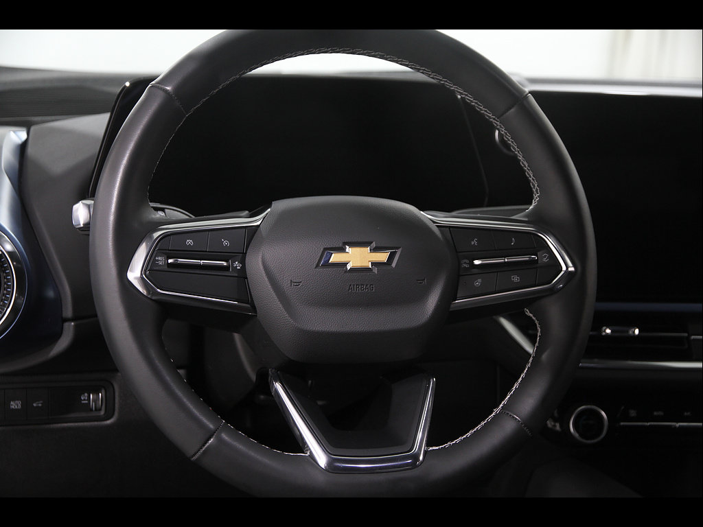 Used 2024 Chevrolet Equinox EV LT FWD image 8