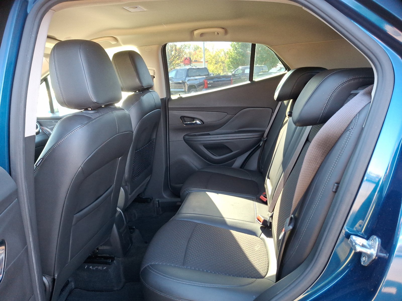 Used 2019 Buick Encore Sport Touring image 9