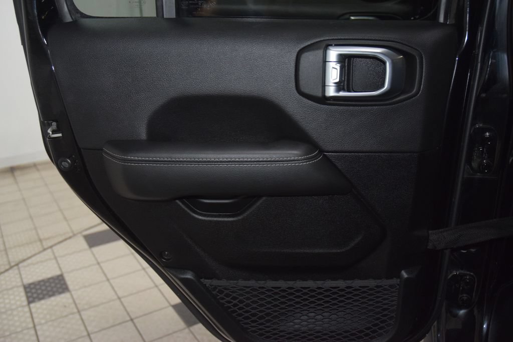 Used 2021 Jeep Wrangler Unlimited Sahara AWD/4WD image 43