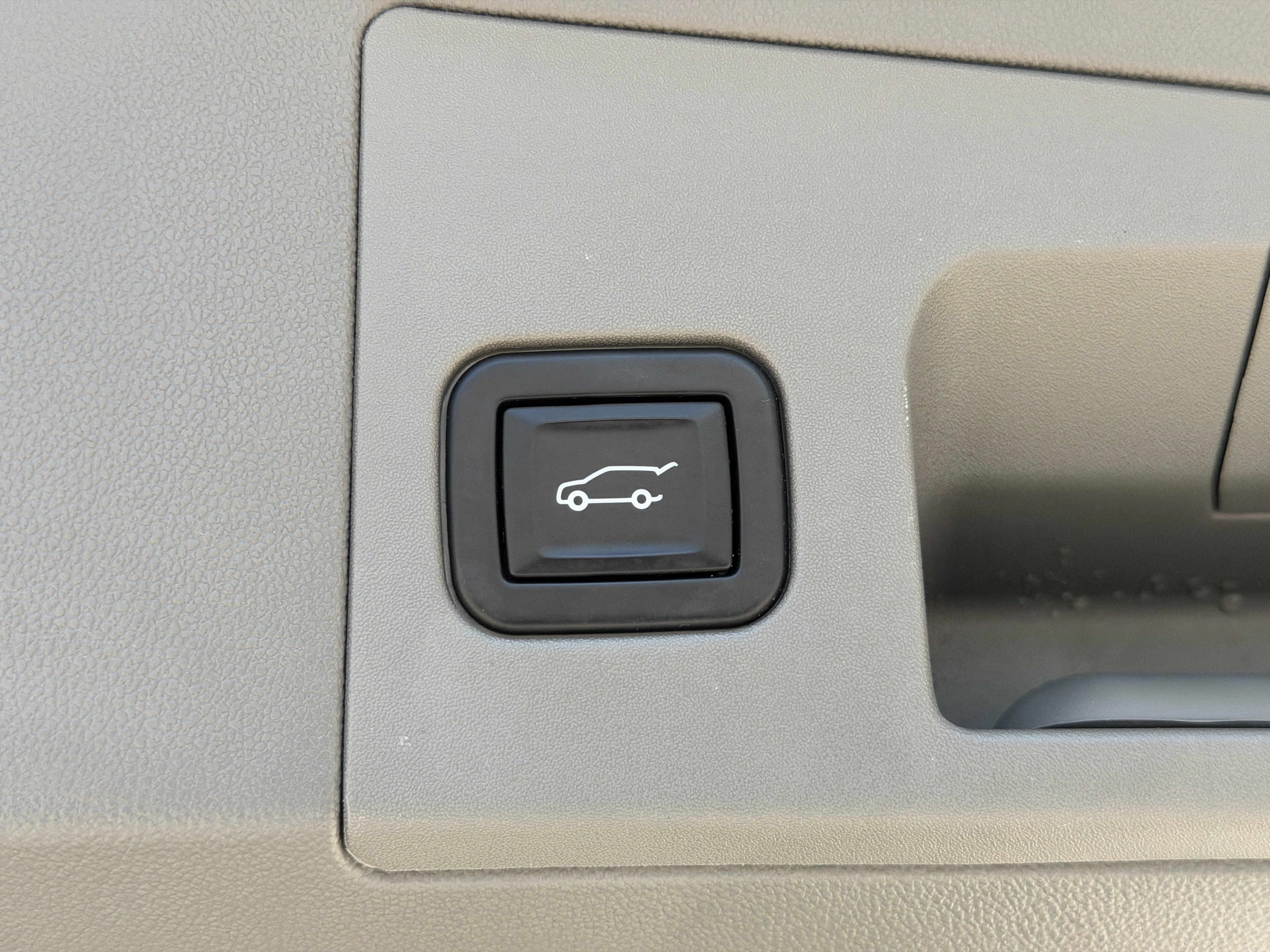 Certified 2022 Cadillac XT5 Premium Luxury FWD image 11