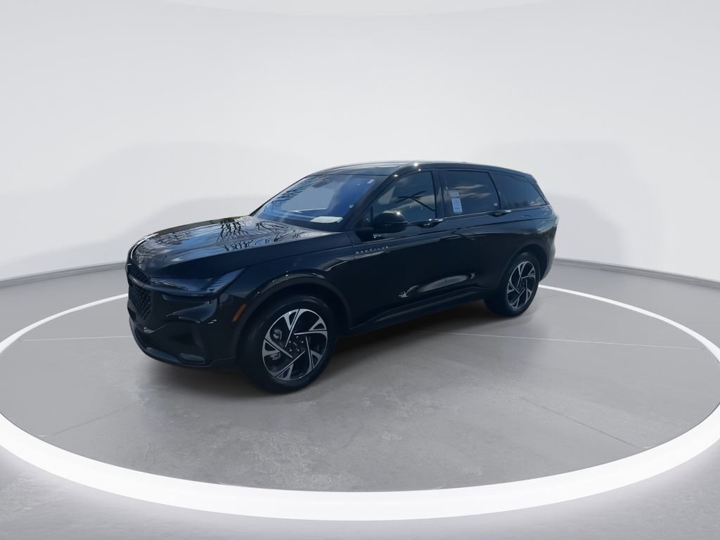 Used 2025 Lincoln Nautilus Premier w/ Jet Appearance Package AWD/4WD image 4