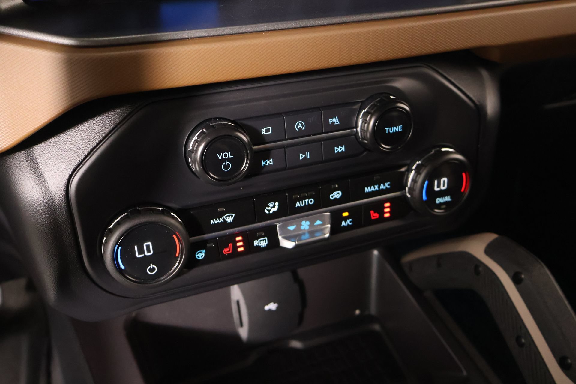 Used 2024 Ford Bronco Outer Banks AWD/4WD image 8