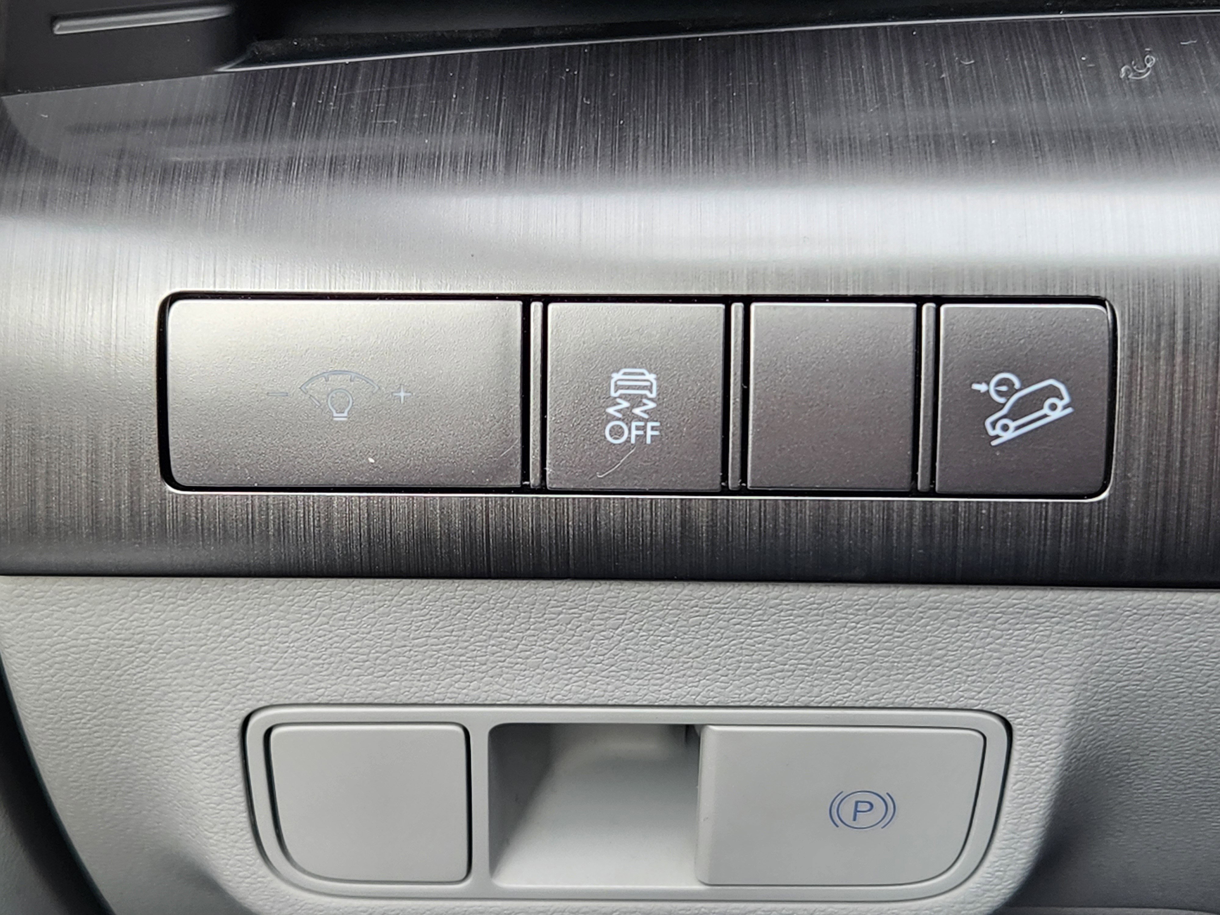 Certified 2025 Hyundai Kona SEL image 32